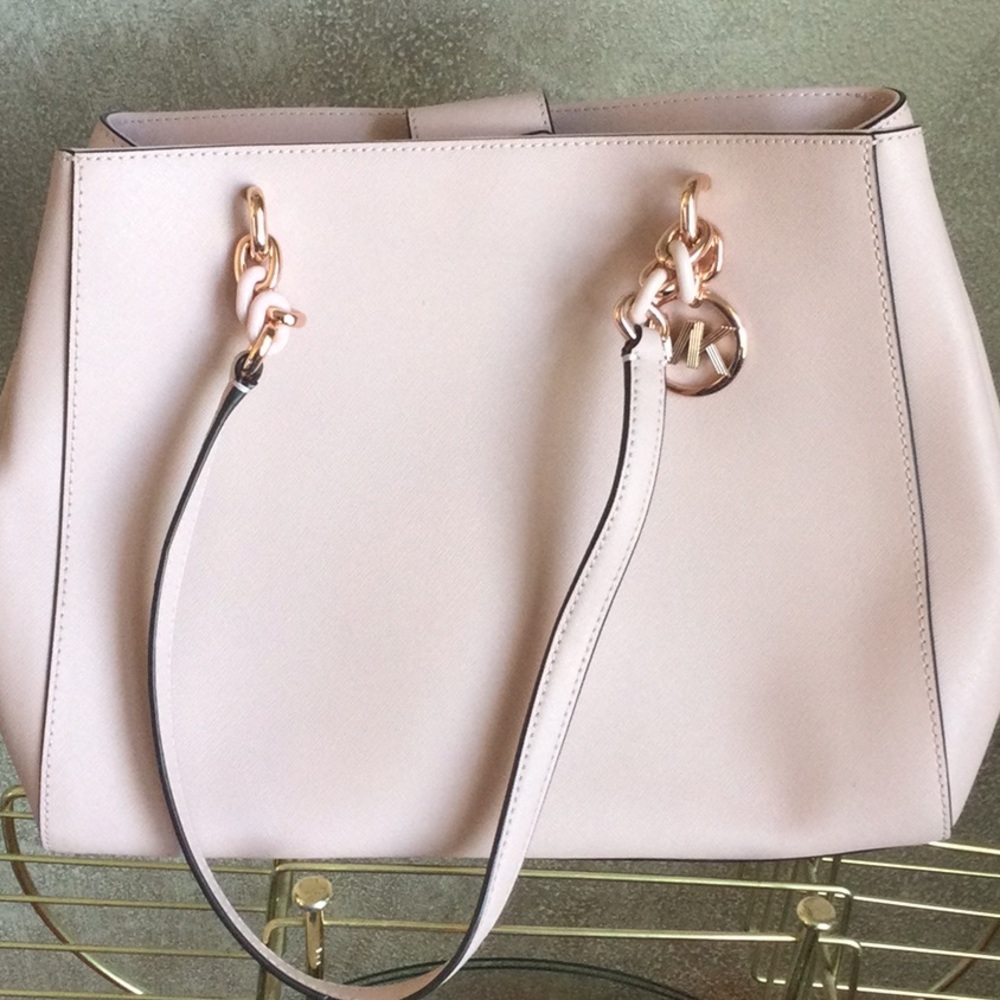 Pink Micheal Kors Sofia